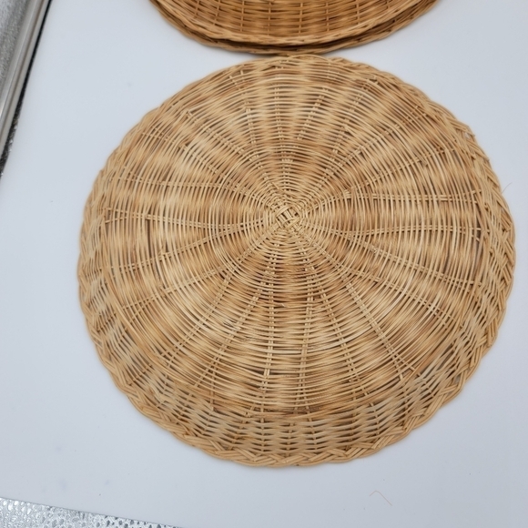 Set Of 5 Rattan Tan Plate Chargers One Size - Picture 5 of 9